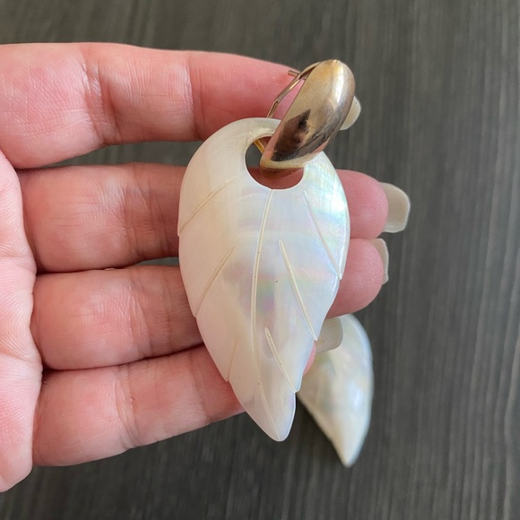 Elegant mother of pearl  big Leaf Drop Earrings - Picture 2 of 3